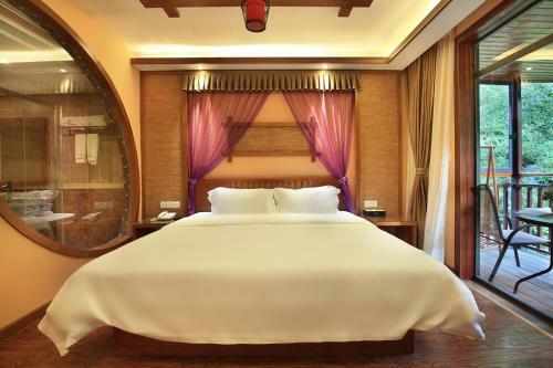Bluesky Hotel & Resort