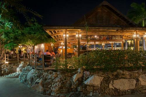 Hotel Lions Dive And Beach Resort