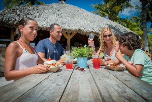 Hotel Lions Dive And Beach Resort