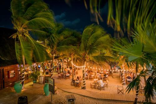 Hotel Lions Dive And Beach Resort