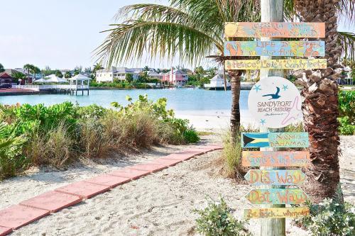 Hotel Sandyport Beach Resort