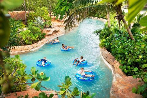 Hotel Beach Tower Atlantis Autograph Collection