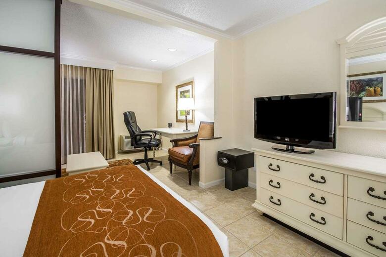 Hotel Comfort Suites Paradise Island