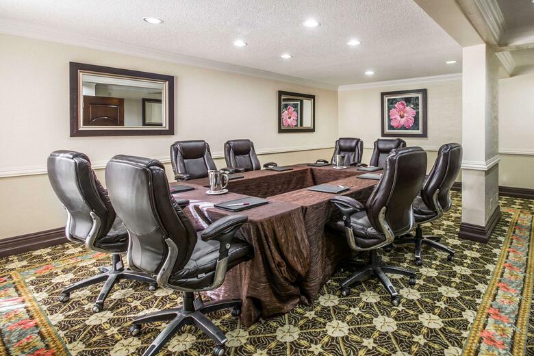 Hotel Comfort Suites Paradise Island
