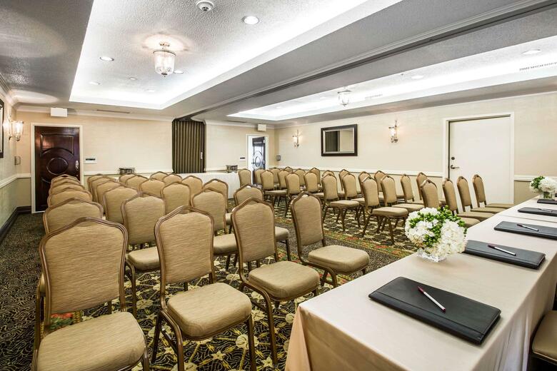 Hotel Comfort Suites Paradise Island