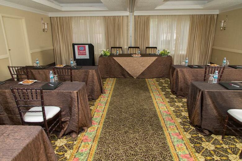 Hotel Comfort Suites Paradise Island