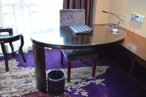 Aimoer Hotel