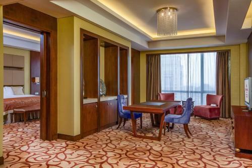 Hotel Crowne Plaza Zhongshan Xiaolan