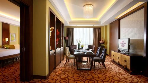 Hotel Crowne Plaza Zhongshan Xiaolan
