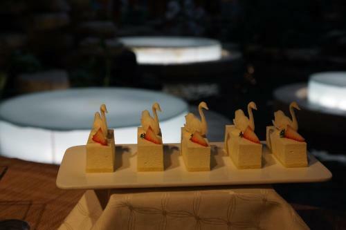 E Mei Shan Central Sunshine Hotel
