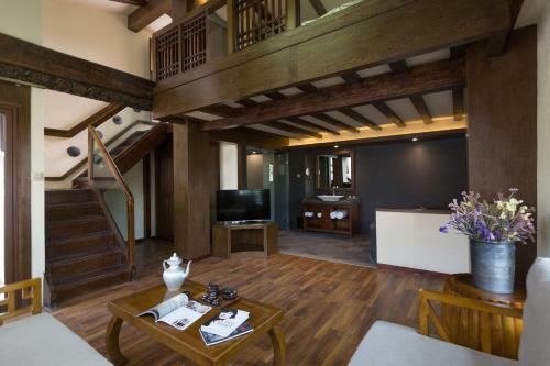 Shangri-la Wonderland Boutique Hotel