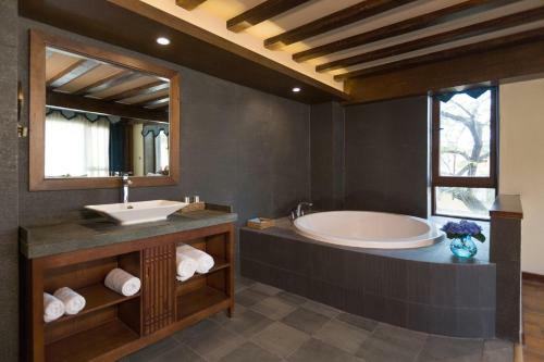 Shangri-la Wonderland Boutique Hotel