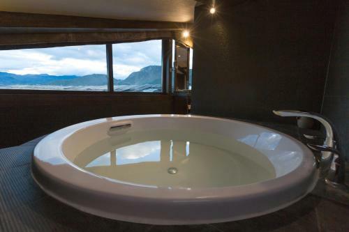 Shangri-la Wonderland Boutique Hotel