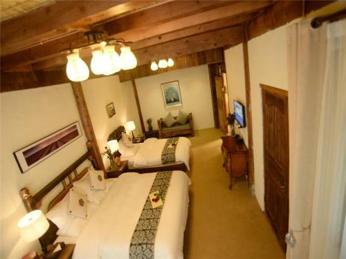 Posada Shangri-la E-outfitting Hostel