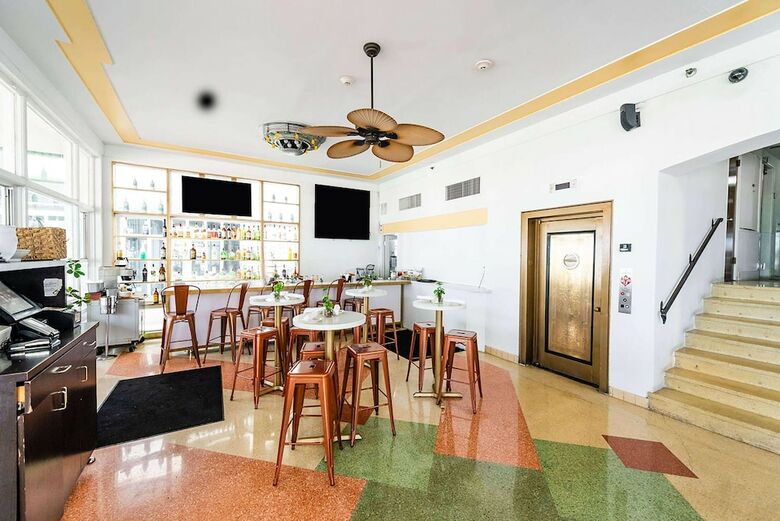 Majestic South Beach Hotel