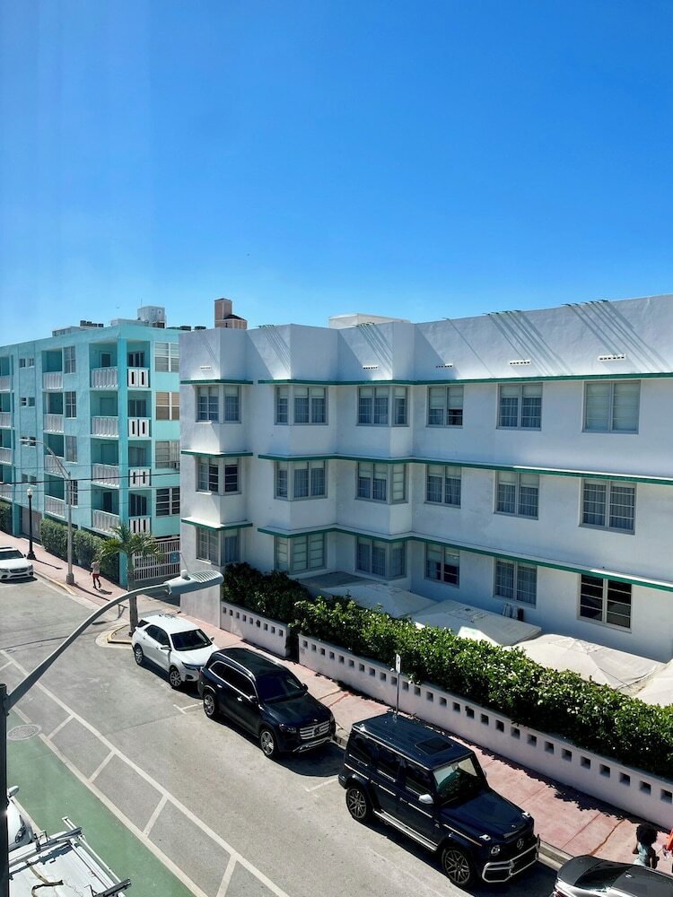 Majestic South Beach Hotel