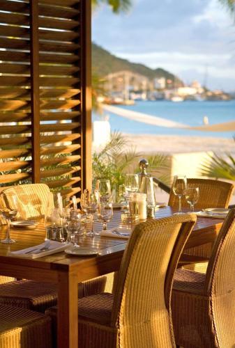 Holland House Beach Hotel