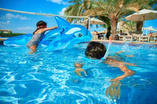 Hotel Al Hamra Palace Beach Resort