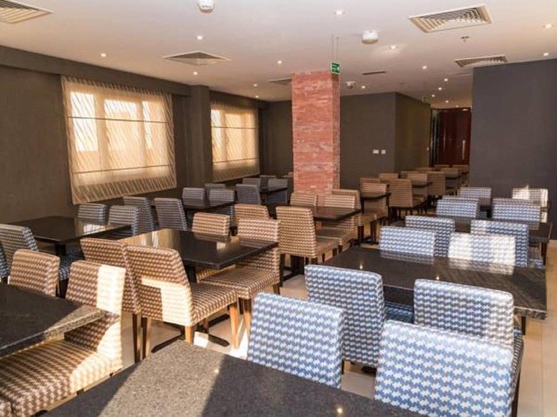 Flora Square Hotel