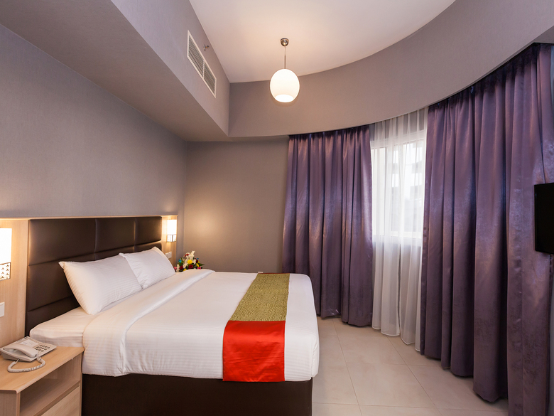 Flora Square Hotel