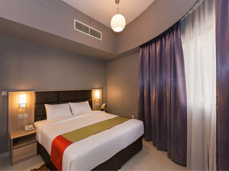 Flora Square Hotel
