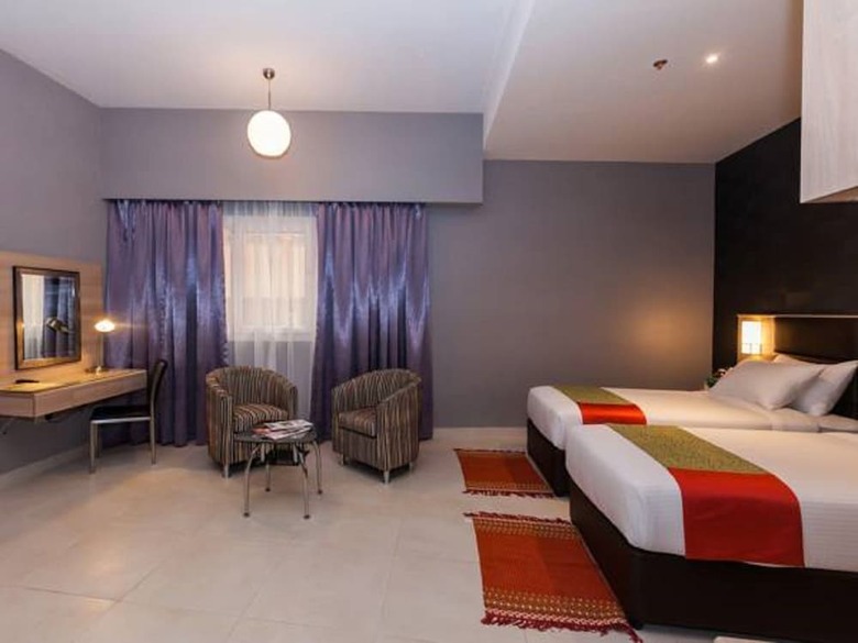 Flora Square Hotel