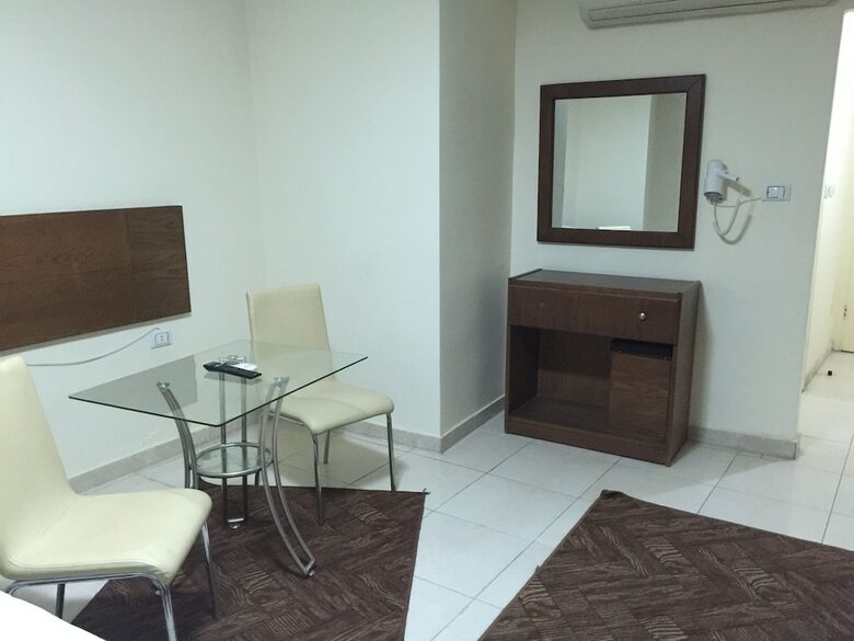 Zaina Plaza Hotel