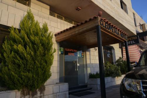 Cleopetra Hostel