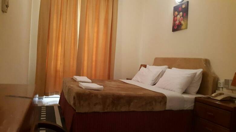 Al Raein Hotel Apartment
