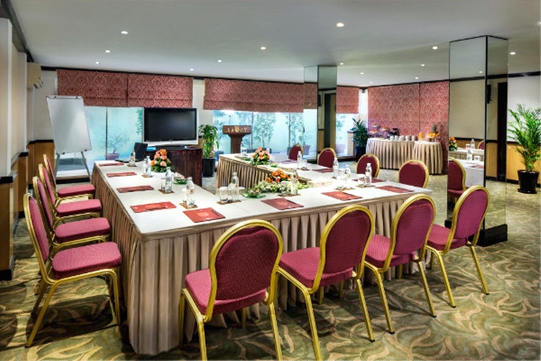 Savoy Suites Hotel Apartment