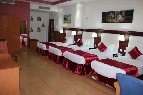 Grand Nova Hotel