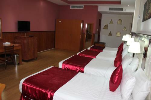 Grand Nova Hotel
