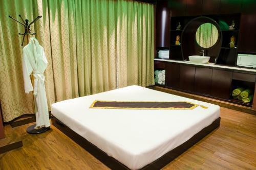 Ramee Guestline Hotel
