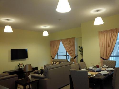Jumeirah Beach Residence S2 - Four Bedroom Apartment