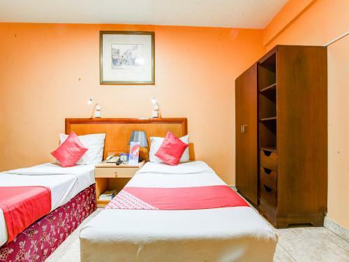 Dream Land Hotel