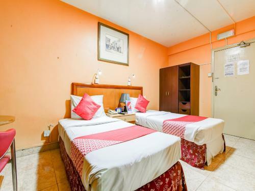Dream Land Hotel