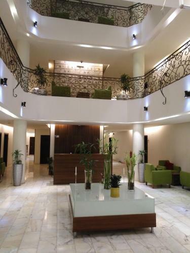 Apartamento Crown Glory Hotel Suites