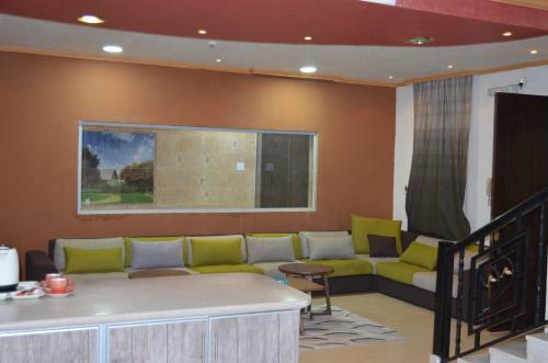 Al Dana Plaza Villas