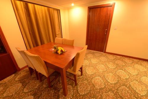 Hotel Retaj Al Bayt Suites