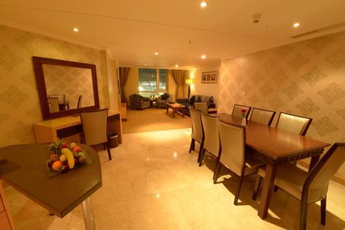 Hotel Retaj Al Bayt Suites