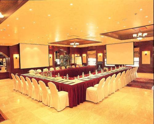 Emirates Concorde Hotel & Apartments
