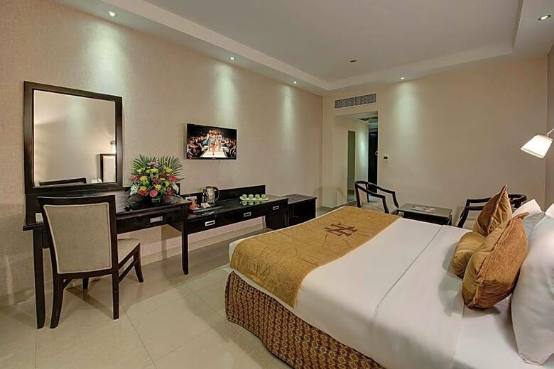 Palm Beach Hotel