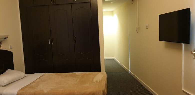 Royal Creek Hotel