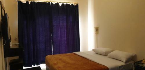 Royal Creek Hotel