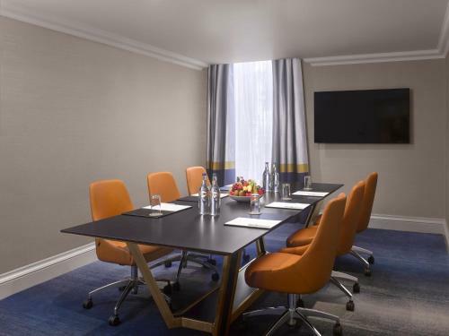Staybridge Suites Dubai Internet City, An Ihg Hotel