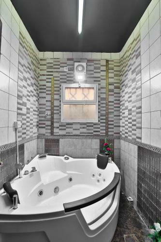 Dome Hotel Suites - Al Orouba