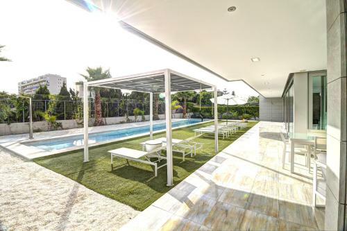 Beach & Golf Luxury Villa Alicante
