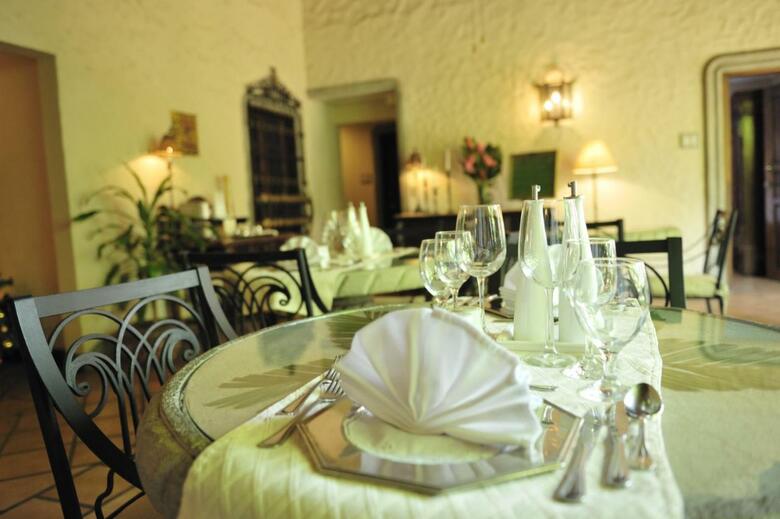 Hotel Los Robles