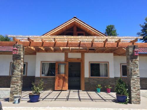 Chalet Camino Al Volc�n Puc�n
