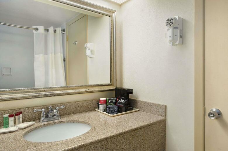 Hotel Ramada West Palm Beach Airport